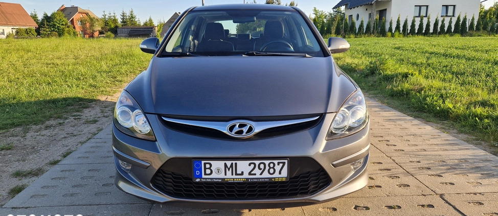 Hyundai I30 cena 20900 przebieg: 181000, rok produkcji 2011 z Bytów małe 781